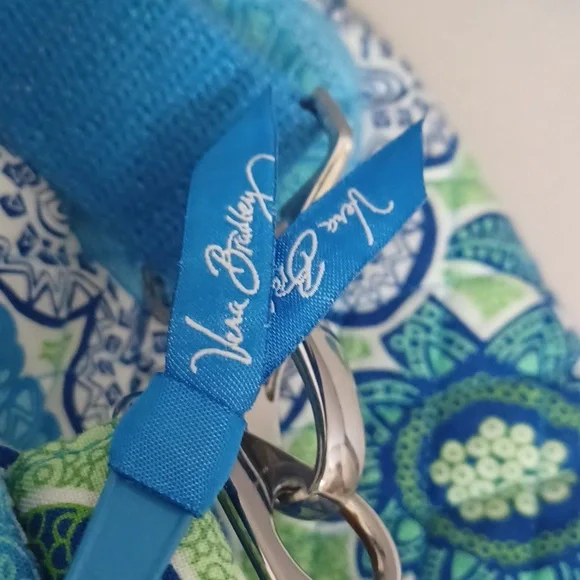 Vera Bradley Grand Traveler Tote / Duffel In Doodle Daisy Pattern - Picture 14 of 17